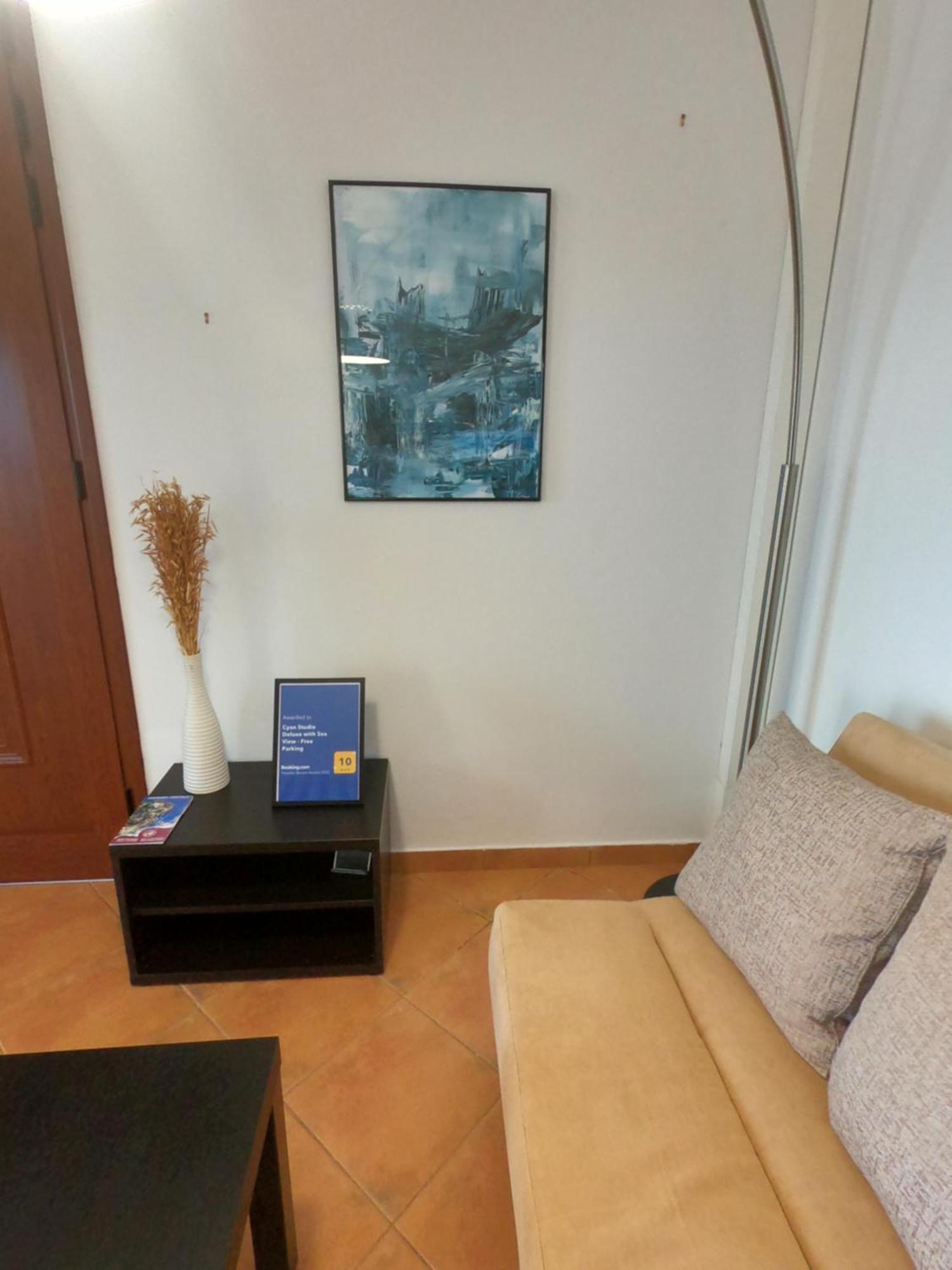 Horizon Studios With Sea View - Free Parking Γλώσσα Εξωτερικό φωτογραφία